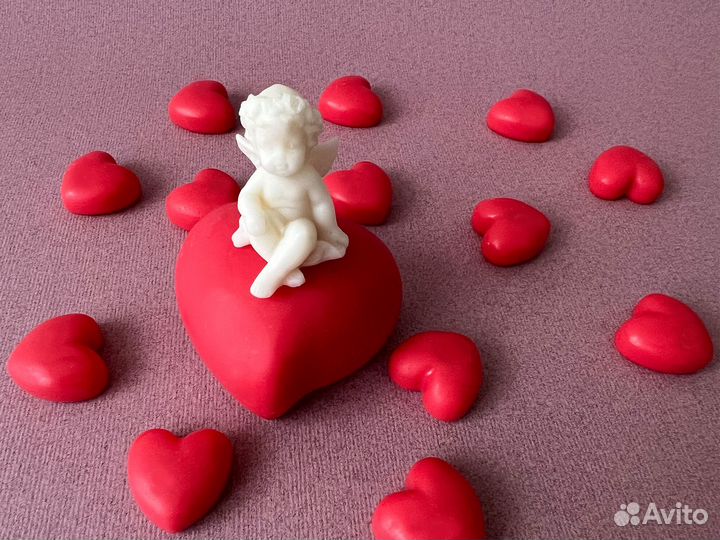 Свеча Красное Сердце с Ангелом