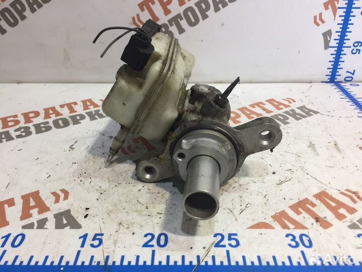 Рено Меган Главный тормозной цилиндр с бачком