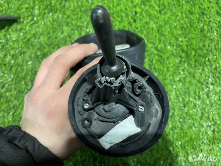 Корпус зеркала правого Renault Symbol 1