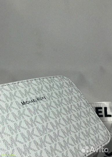 Сумка Michael Kors: элегантность на плечах