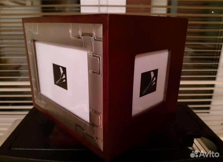 Деревянный фотоальбом и четыре рамки(Новый)