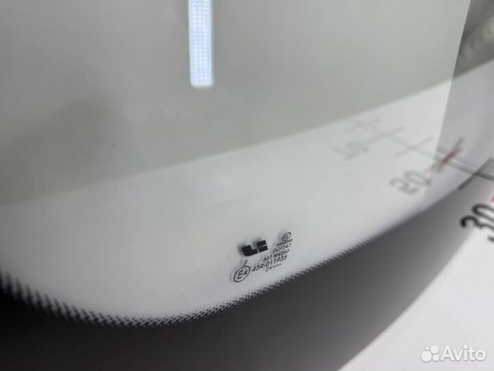 Стекло лобовое LiXiang L7 MAX X0352060013 / X03520