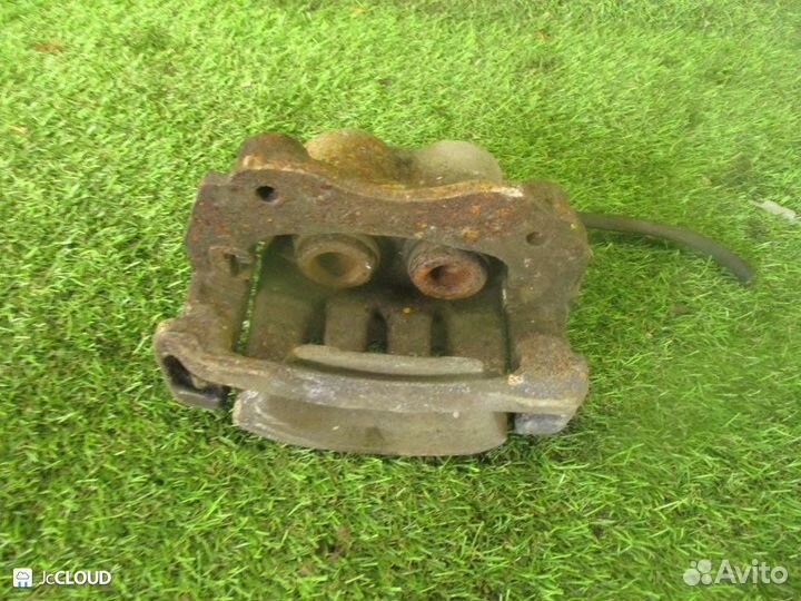 Суппорт на toyota aristo JZS160 2JZ-GE