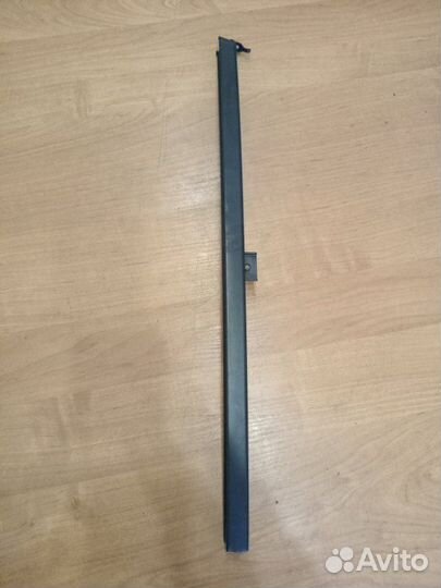 Направляющая стекла двери задняя левая Honda