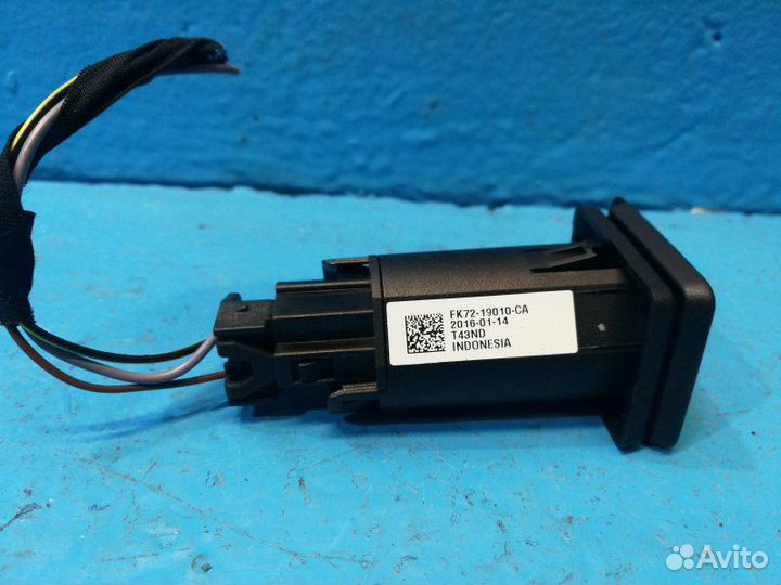 USB разъем Land Rover Discovery Sport L550 AJ200