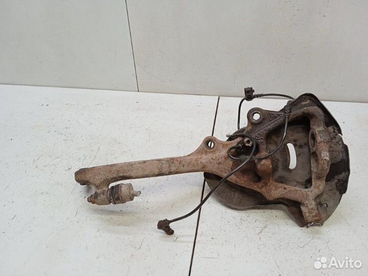 Кулак поворотный передний правый Mercedes-Benz