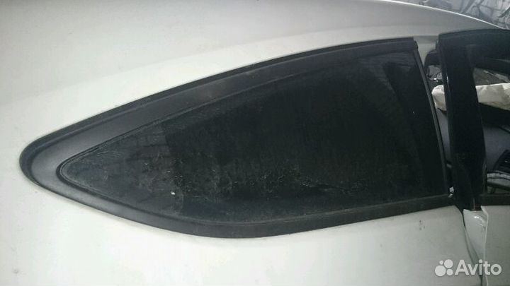 Задняя форточка опель астра Джей гтс