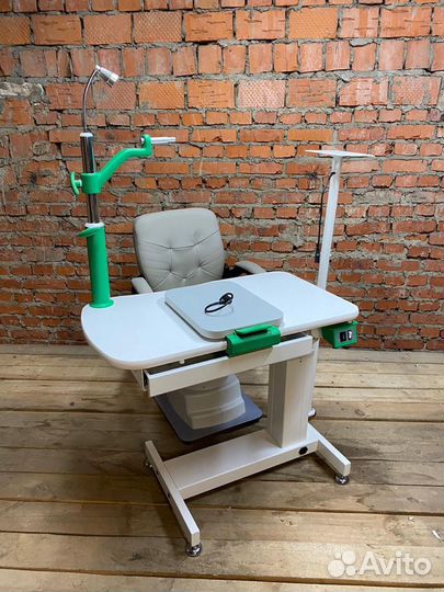 Рабочее место врача офтальмолога, оптометриста