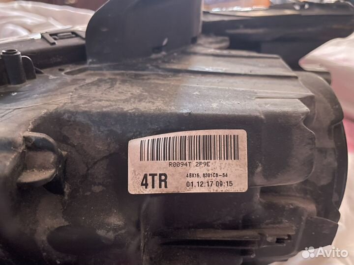 Фара правая Mitsibishi Outlander