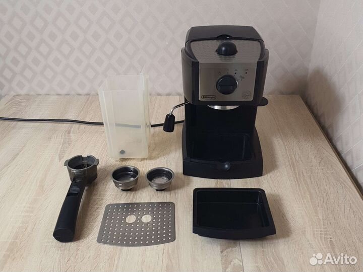 Кофеварка рожковая delonghi