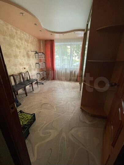 4-к. квартира, 85 м², 1/10 эт.