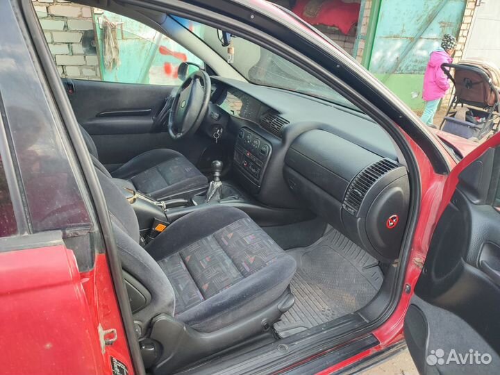 Opel Omega 2.0 МТ, 1998, 243 000 км