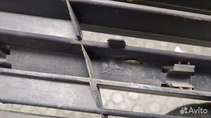 Решетка радиатора Nissan Almera Tino, 2004