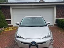 Toyota Prius 1.8 CVT, 2018, 42 000 км, с пробегом, цена 2 000 000 руб.