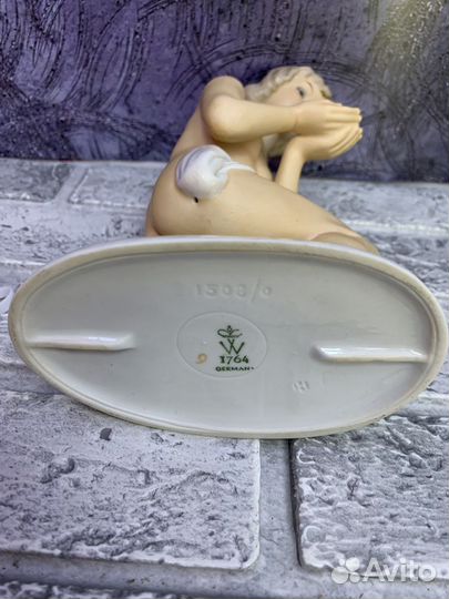 Фарфоровая статуэтка Девушка у ручья Германия