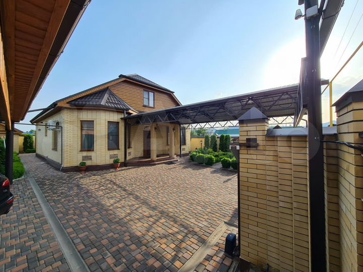 Дом 200 м² на участке 10 сот.