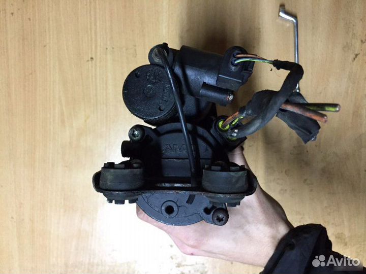 Компрессор пневмоподвески Bmw E61