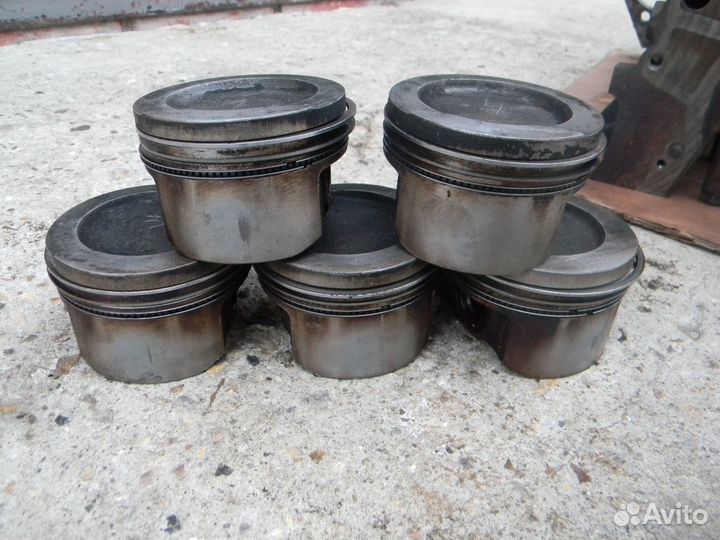 Блок цилиндров + поршня Ауди 100 С4 2.3 AAR