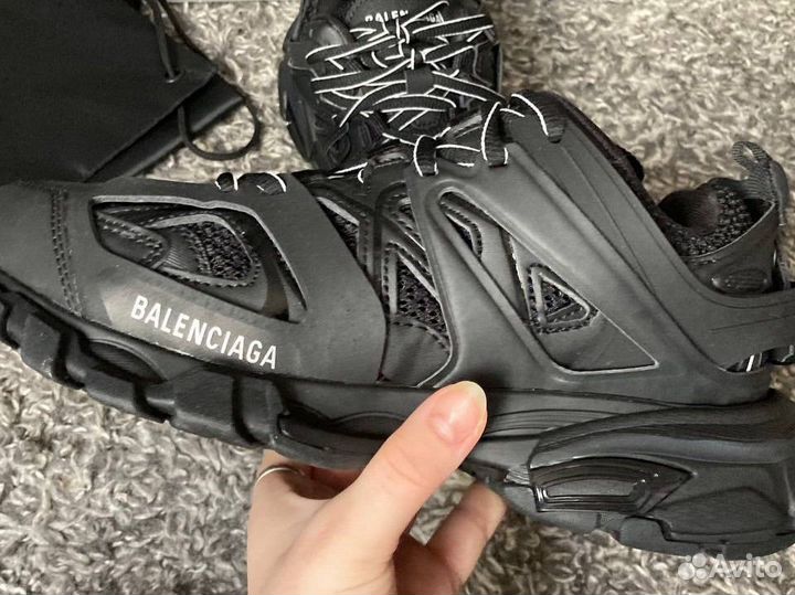 Balenciaga track 1 black