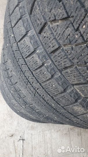 Bridgestone Blizzak VRX 235/50 R18