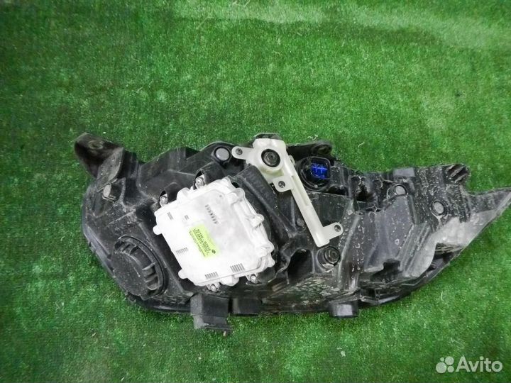 Фара правая Genesis G90