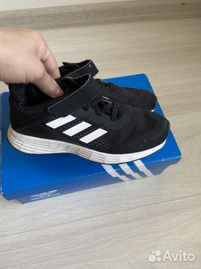 Кроссовки adidas