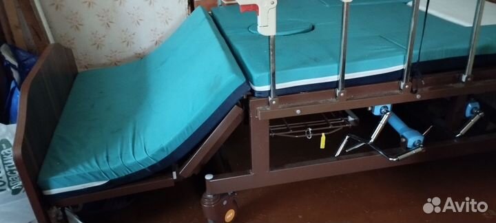 Медицинская кровать