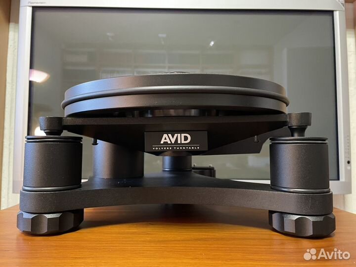 Виниловый проигрыватель Avid Volvere