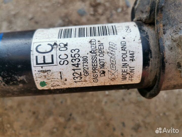 Амортизатор передний левый Opel Corsa D Z14XEP