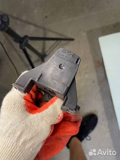 Привод лючка топливного бака Mercedes S W221