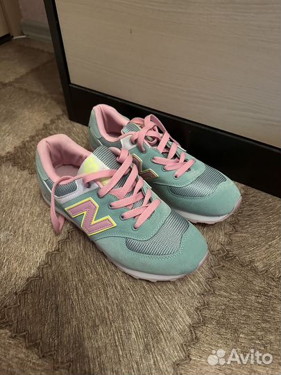 Кроссовки женские пакетом новые 39-40