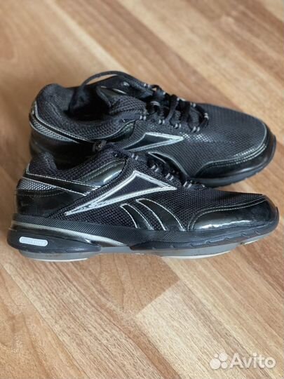 Кроссовки reebok easytone женские 37