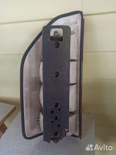 Фонарь задний правый mercedes w901