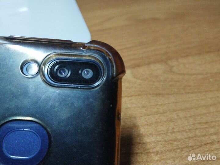 Samsung Galaxy M20, 3/32 ГБ
