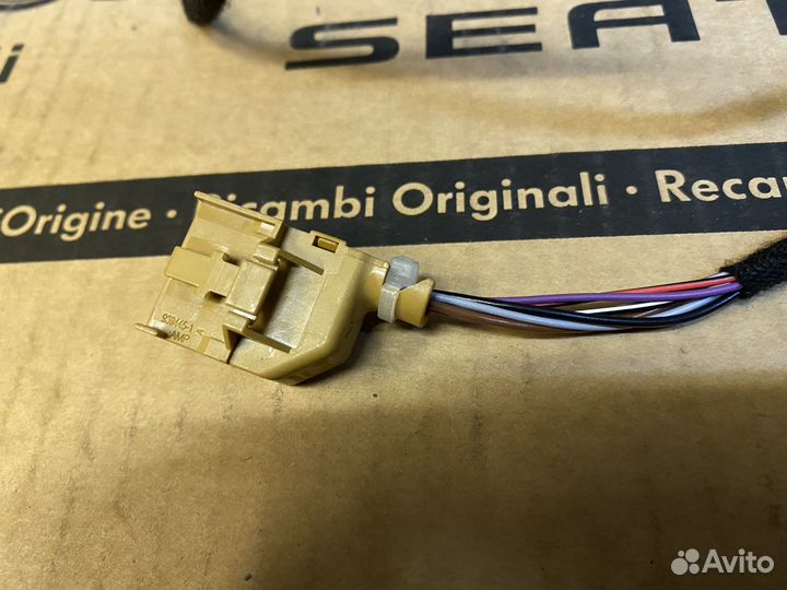 Правое зеркало Фольксваген Туарег 2003-2007г