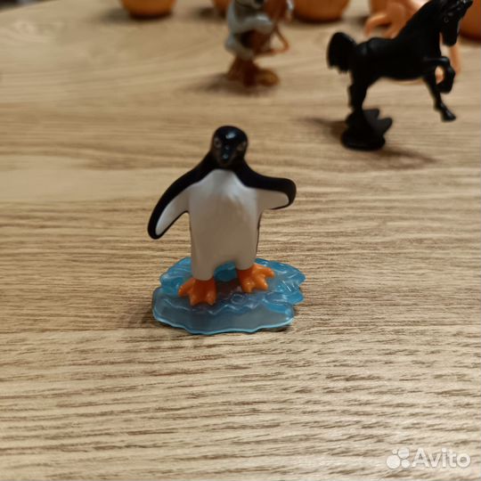 Игрушки kinder (серия natoons 2022/23)