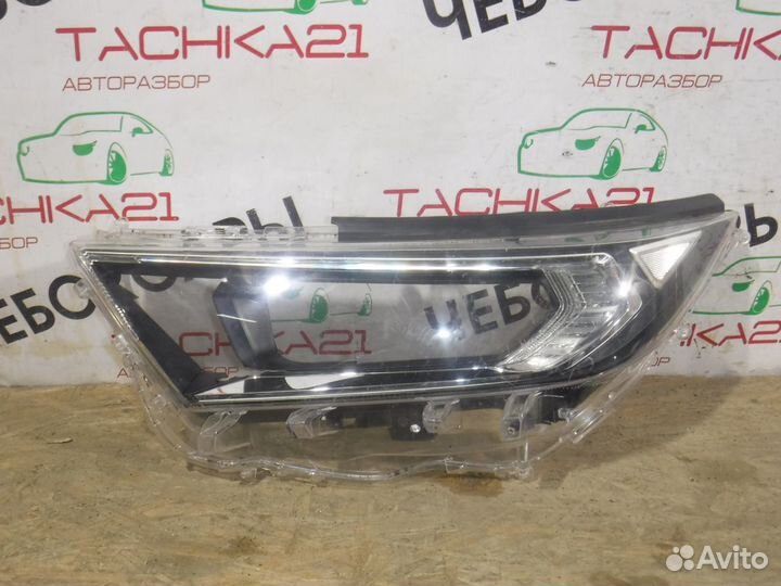 Стекло левой фары Toyota Rav 4 XA50 (2019+)