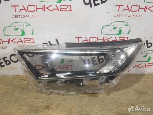 Стекло левой фары Toyota Rav 4 XA50 (2019+)