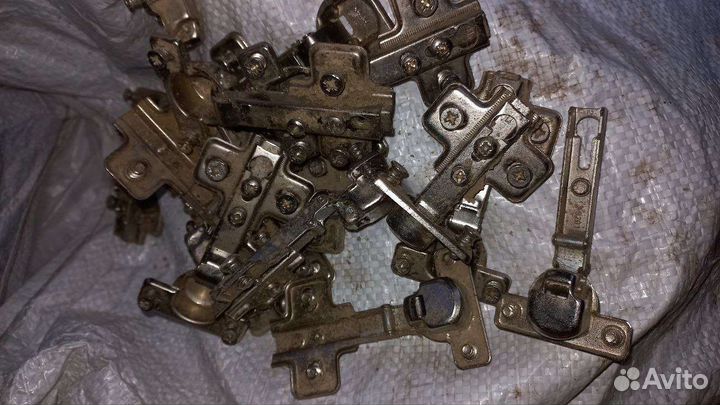 Петля мебельная