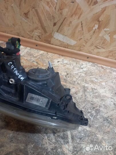 Фара Правая Ситроен С4 2006 год