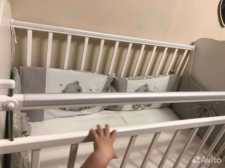 Детская кровать с маятником(плюс матрас)