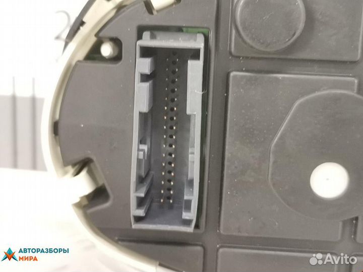 Щиток приборов (приборная панель) Ford Fiesta