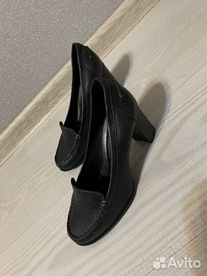 Туфли на каблуке женские Ecco 37 р-р