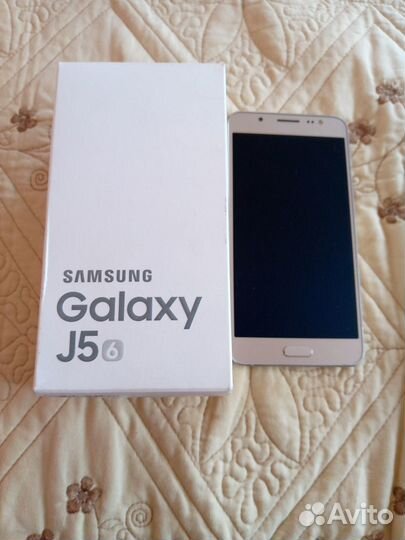 Телефон Самсунг J5