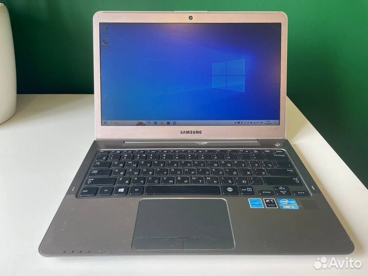 Ноутбук Samsung NP530U3B