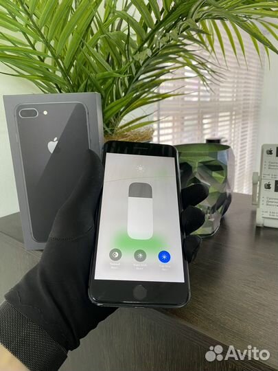 iPhone 8 Plus, 64 ГБ