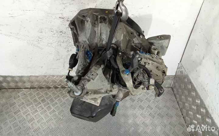 МКПП (механическая коробка переключения передач) R