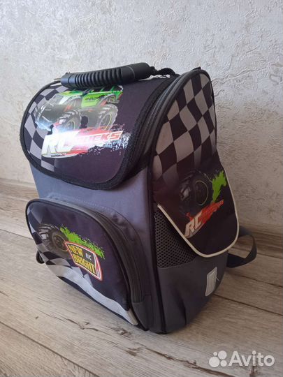 Портфель школьный рюкзак, ранец
