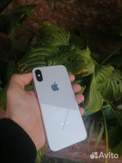 iPhone X, 64 ГБ