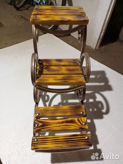 Кованная цветочница